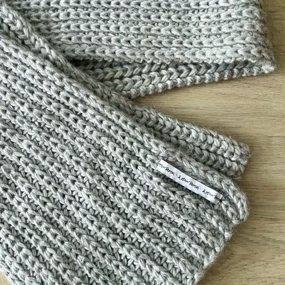 & Other Stories Chunky Wool Scarf - Picture 3 of 5